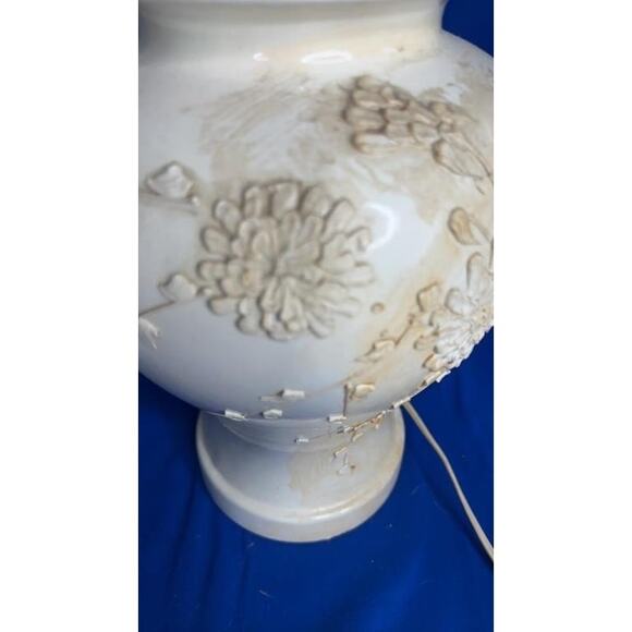 Vintage Ginger Jar Table Lamp w/ Floral Relief & Square Shade 28" Tall Works - Picture 9 of 16